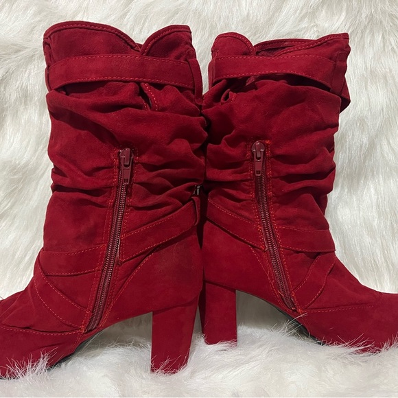 Stylish Red Suede Women's Boots - Picture 4 of 9